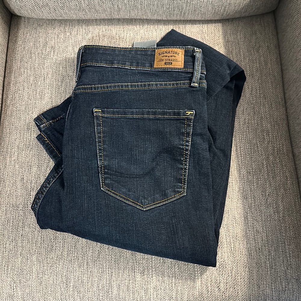 Signature Skinny Jeans by Levi Strauss & Co Gold Label
Size 10
High Rise